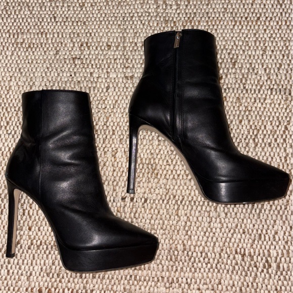 FLASH SALE! 🛍️ Gianni Bini Black Ankle Boots with Stiletto Heel - Picture 1 of 9